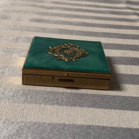 Vintage 60s Zell Fifth Avenue Square Compact - Teal and Gold tone - Picture 11 of 11